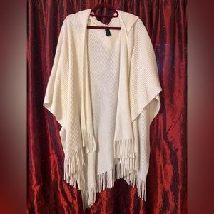 East 5th Shawl Cape Womens Ivory Fringed One Size